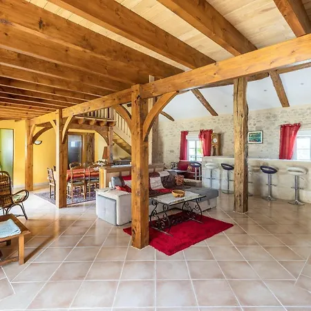 Вилла De 4 Chambres Avec Piscine Privee Jardin Clos Et Wifi A Meard De Gurcon *