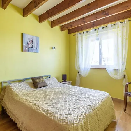 Вилла De 4 Chambres Avec Piscine Privee Jardin Clos Et Wifi A Meard De Gurcon *
