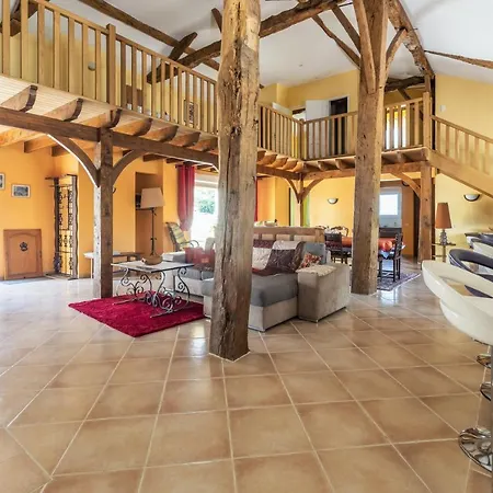 De 4 Chambres Avec Piscine Privee Jardin Clos Et Wifi A Meard De Gurcon *